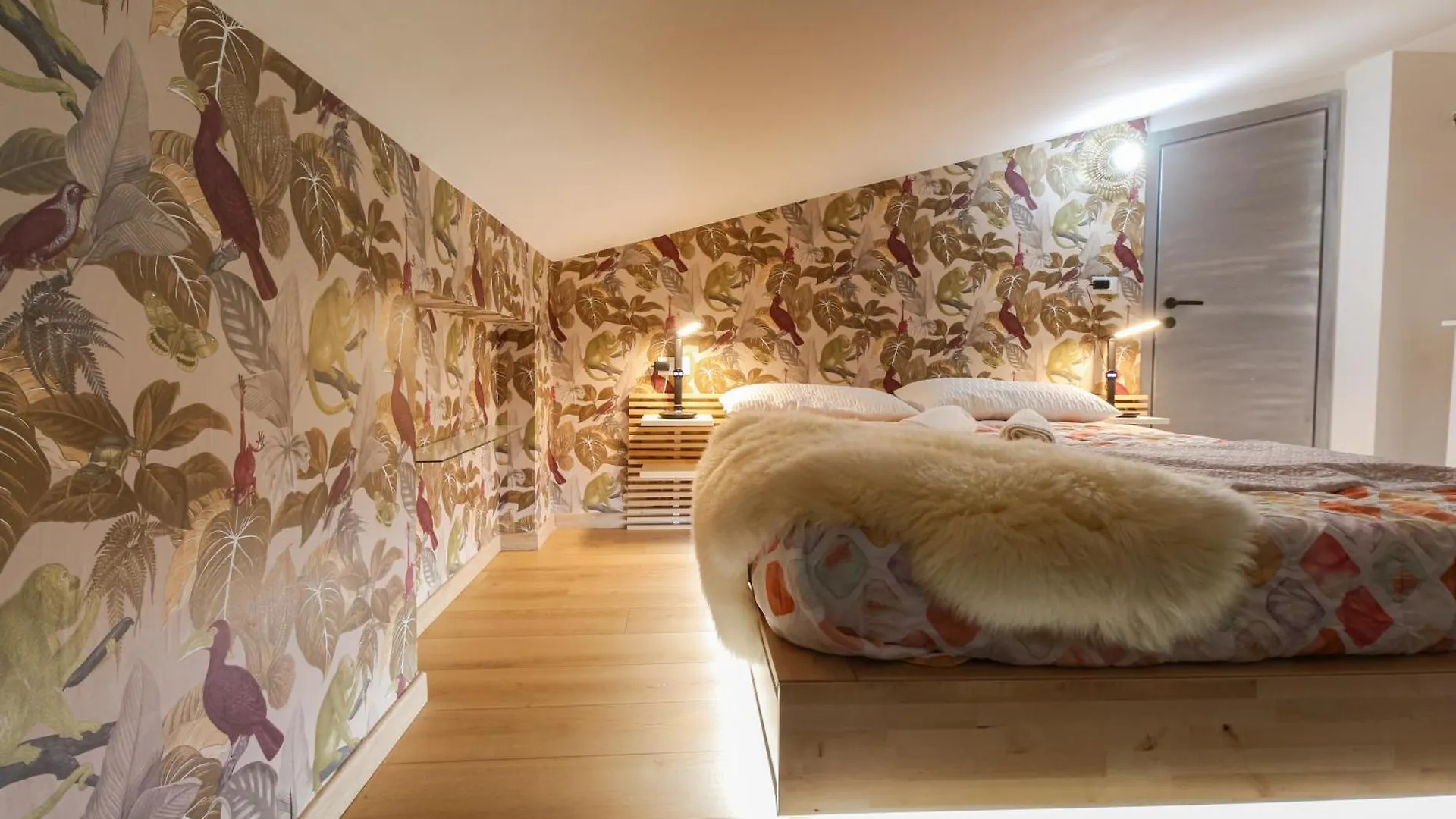 Fly To Suite Com 25 Posti Letto Ideale Per Concerti Aeroporto Stadio Itálie