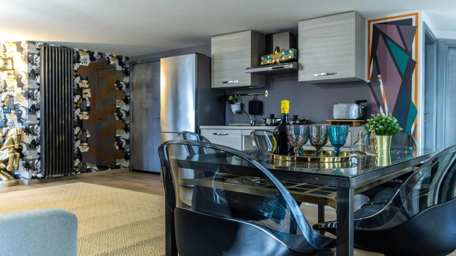 Fly To Suite Com 25 Posti Letto Ideale Per Concerti Aeroporto Stadio